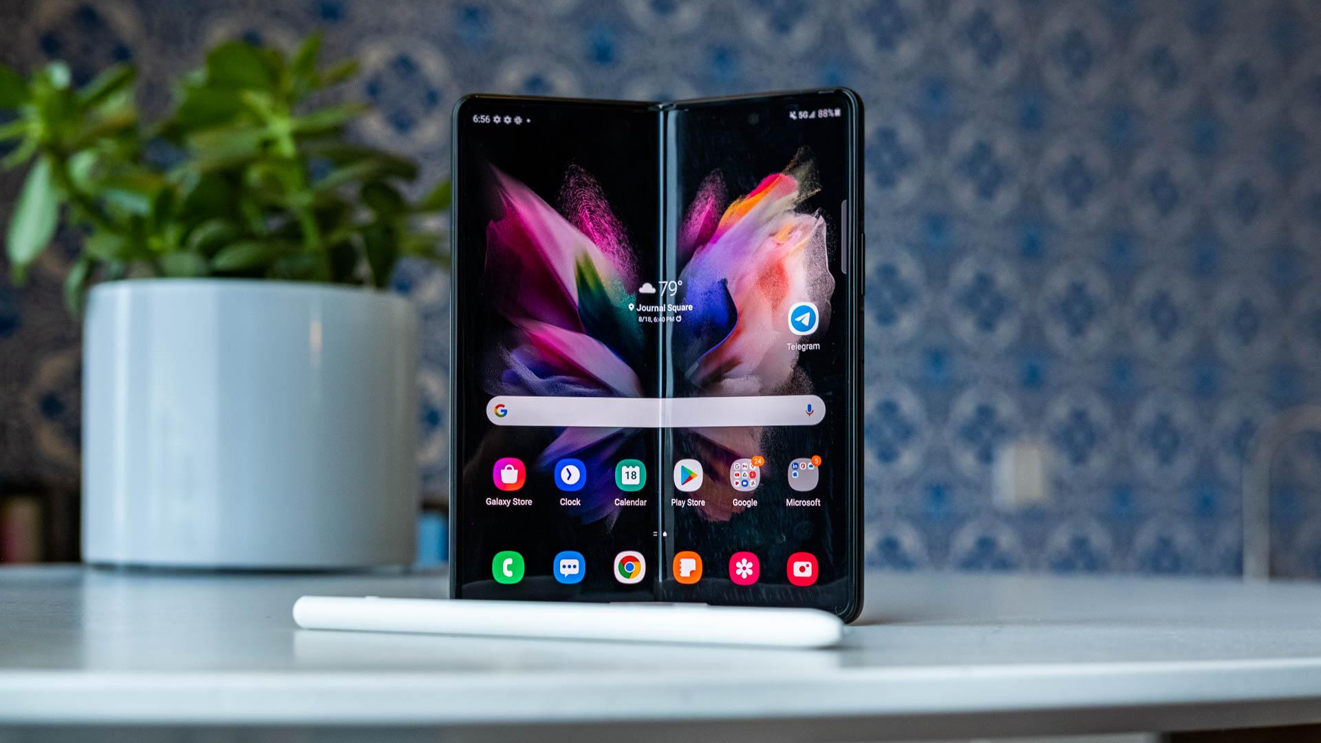 Samsung’s New Foldable Phones Are the Future of Mobile Devices